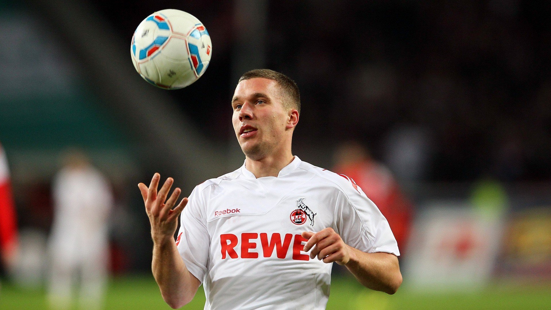 苏炳添刷新里程碑，费内巴切首回合力克利物浦，晋级概率达57%